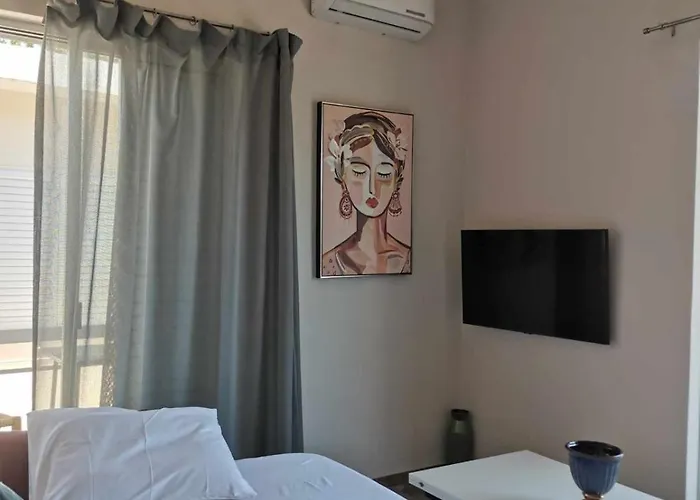 Thouria Agora 3 * 칼라마타